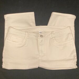 Women's White Capris